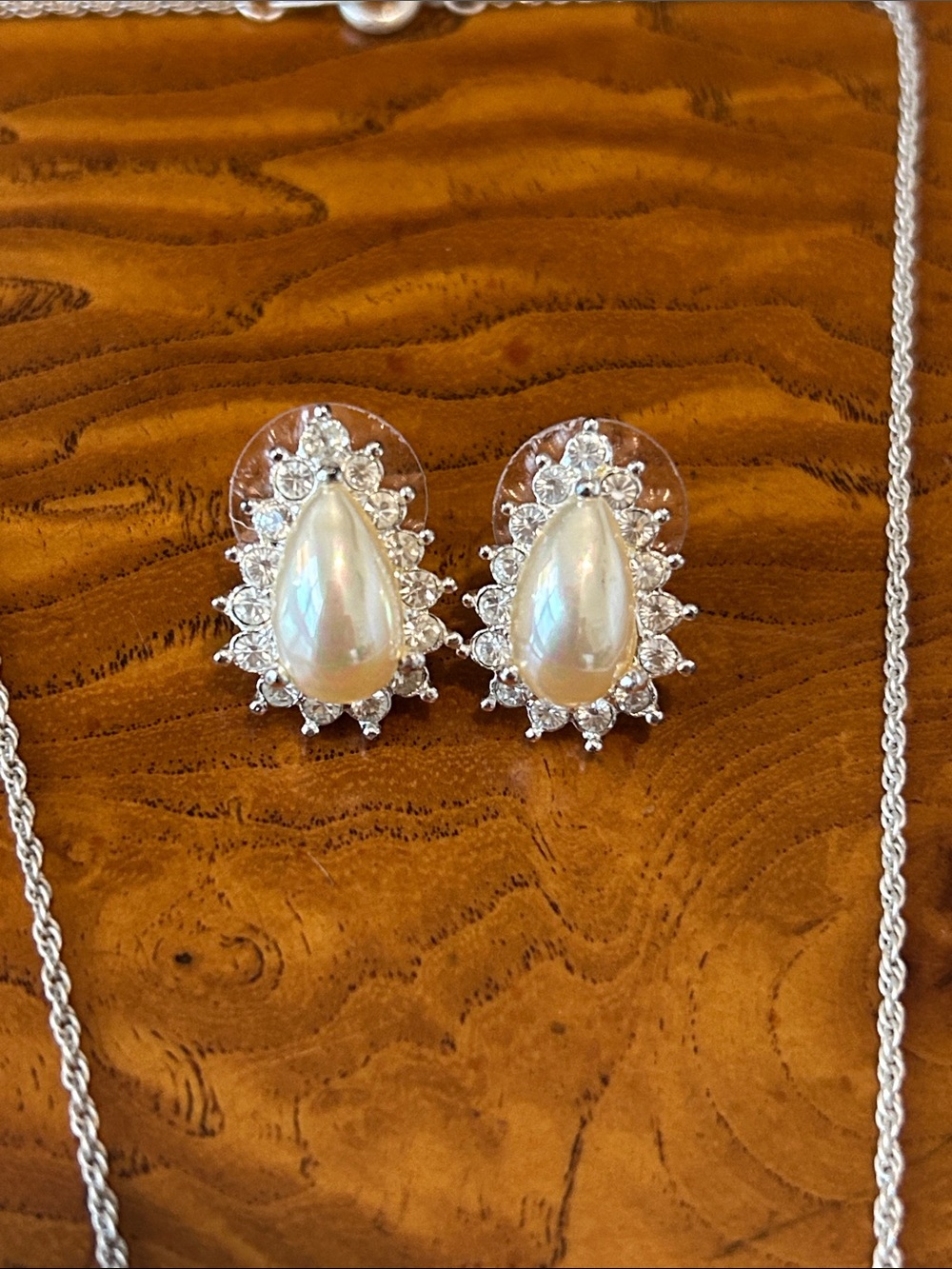 Silvertone Pearl Teardrop Crystal Necklace and Earrings Set - White - Picture 2 of 5